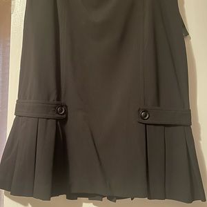 Black pleated skirt